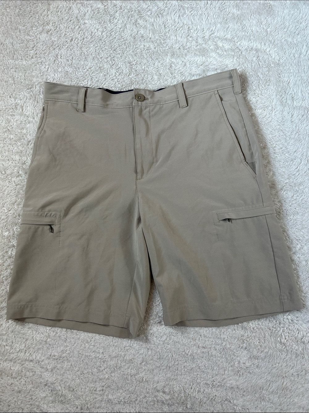 Izod Golf shorts in cream size‎ 32